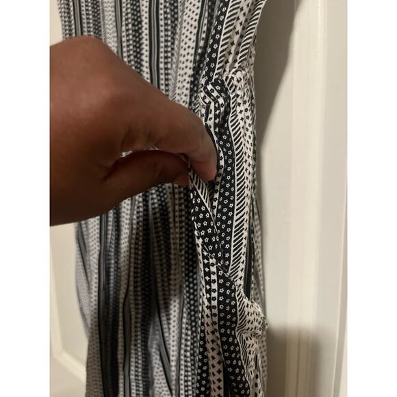 EUC H&M Divided Black and White Romper Size LG - Picture 4 of 9